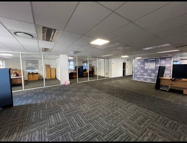 1,194M² OFFICE TO LET IN CENTURY CITY